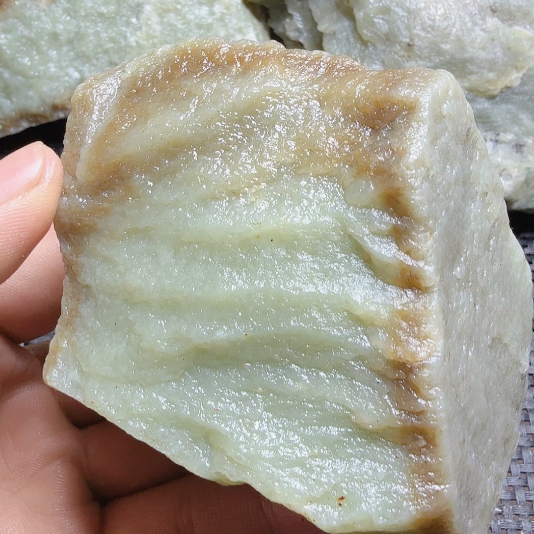 昆***物和田玉（糖玉）未镶嵌珠宝半成品