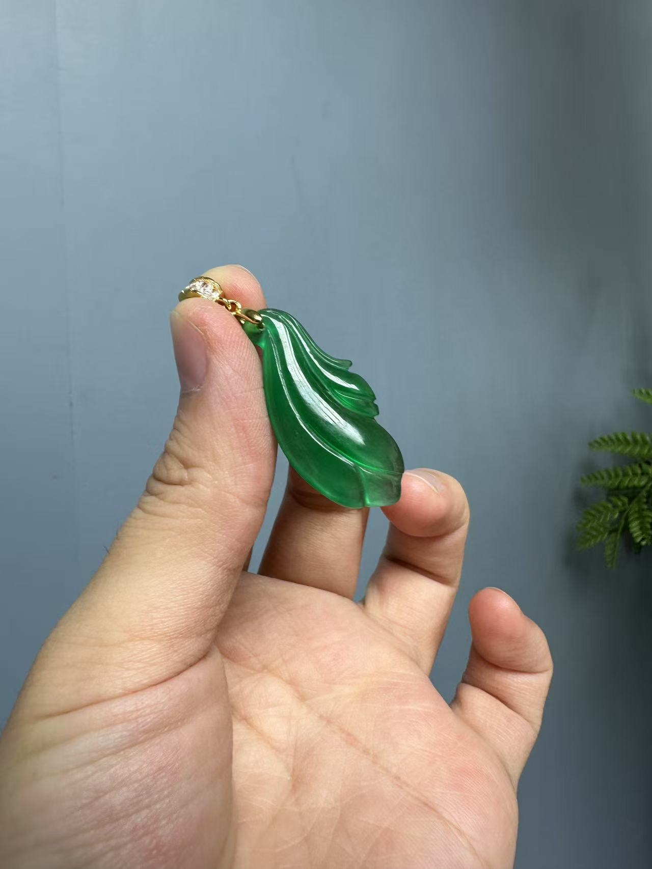 高货冰透玉兰花吊坠