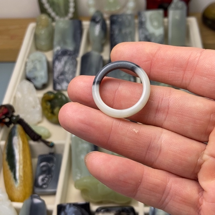 颈饰未镶嵌和田玉3