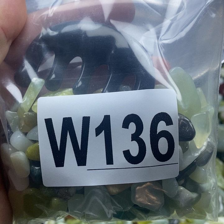 蛇纹石玉未镶嵌鱼缸的