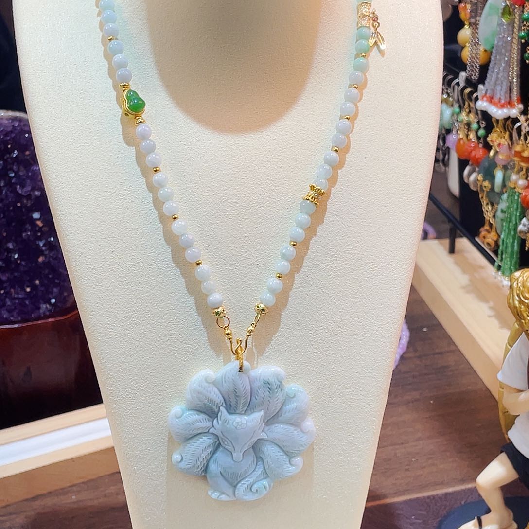 翡翠颈饰未镶嵌颈饰