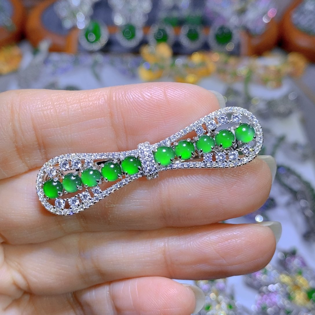 翡翠颈饰银S925镶嵌天然翡翠