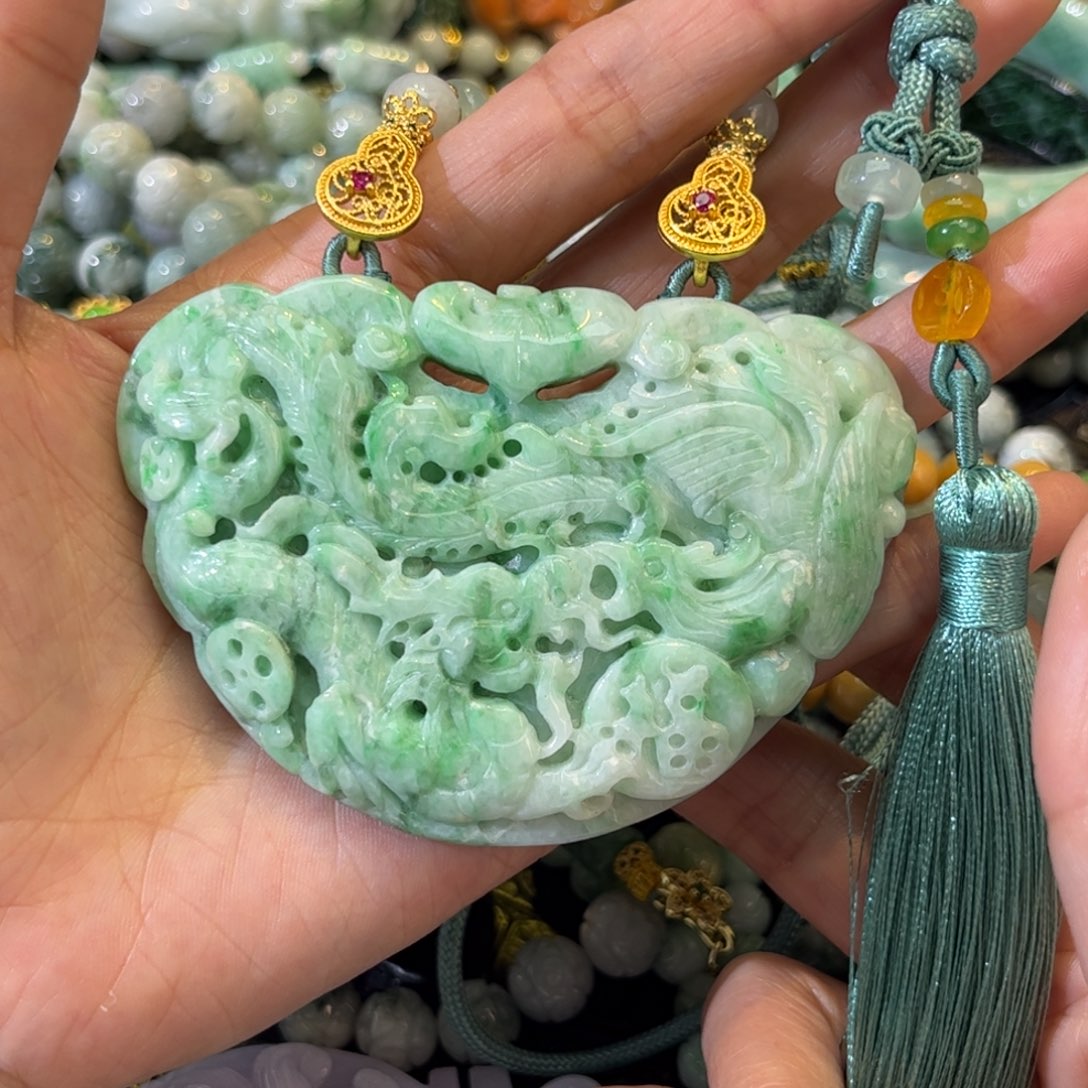 翡翠颈饰未镶嵌待编款