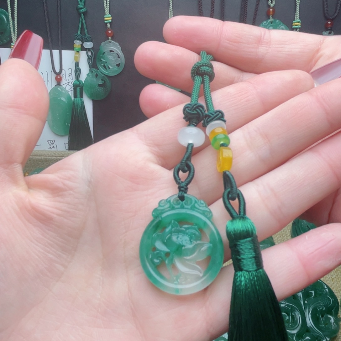 石英质玉颈饰未镶嵌