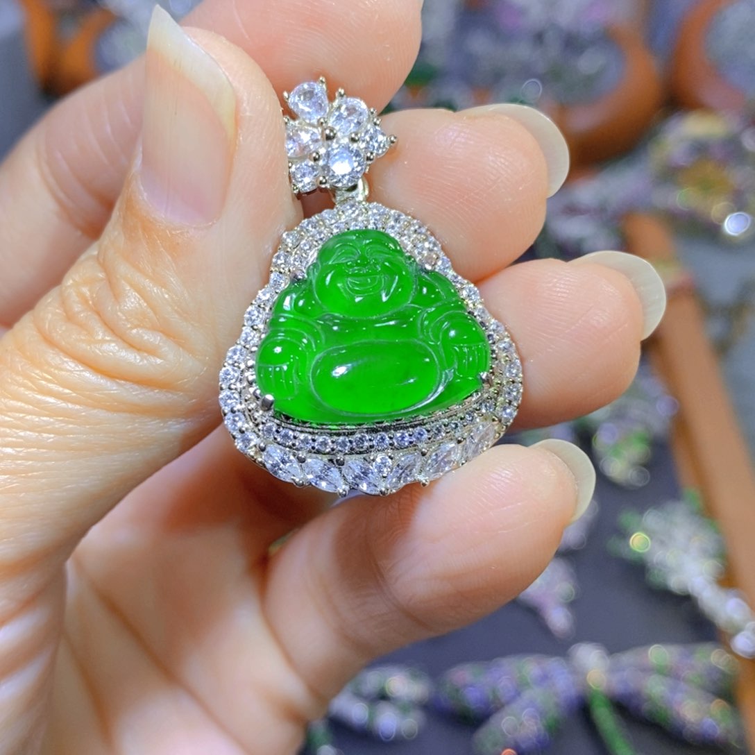 翡翠颈饰银S925镶嵌天然翡翠