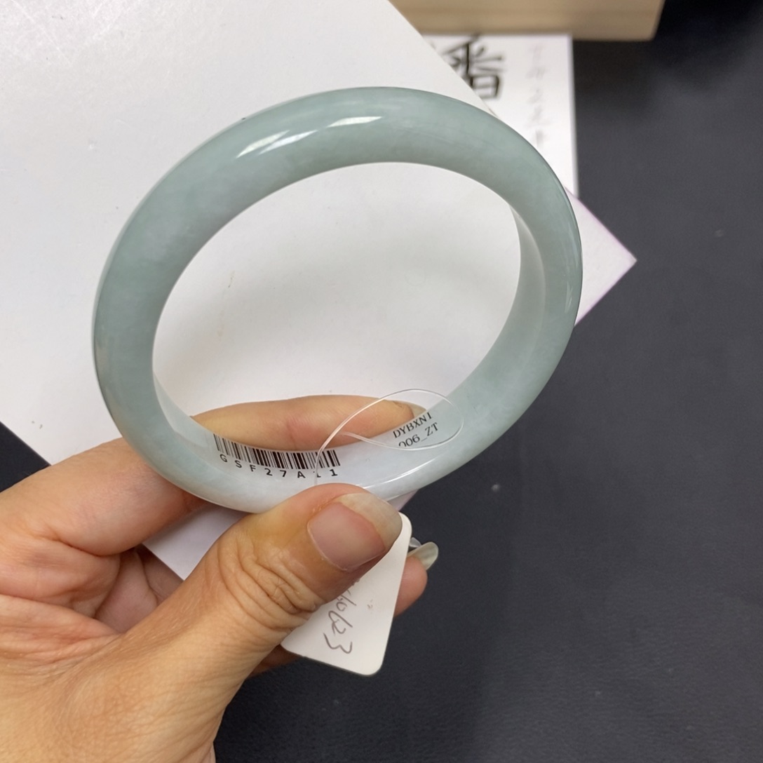 翡翠手镯未镶嵌福利款，晴水绿，圈口6 0