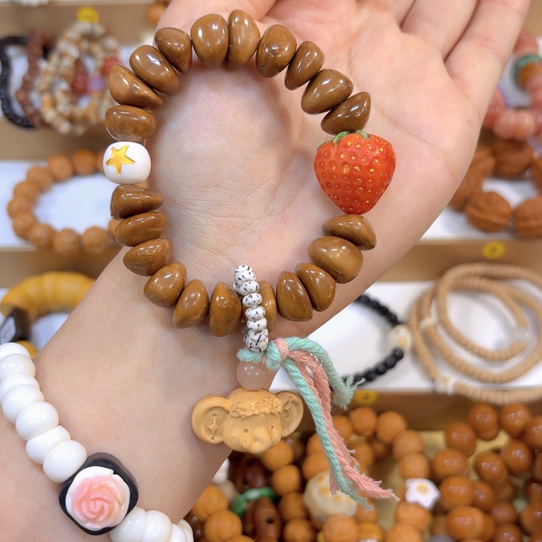 吊坠星月菩提库克➕草莓