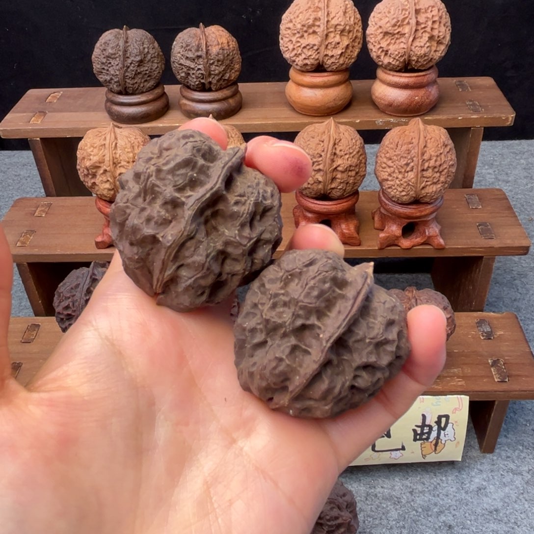 文玩核桃吊坠z七彩皇冠41mm