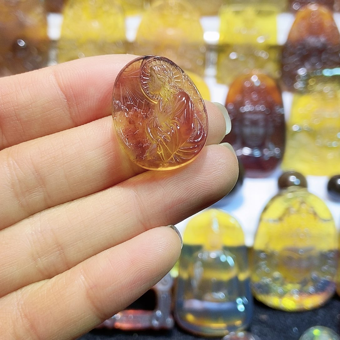 琥珀颈饰未镶嵌琥珀