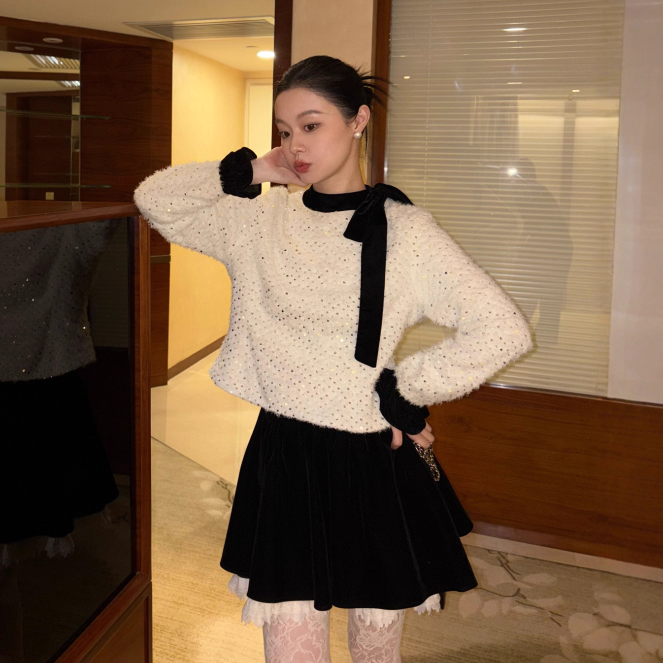 NEWOPEN25冬韩国财阀千金重工亮片飘带长袖卫衣绒衫F7136