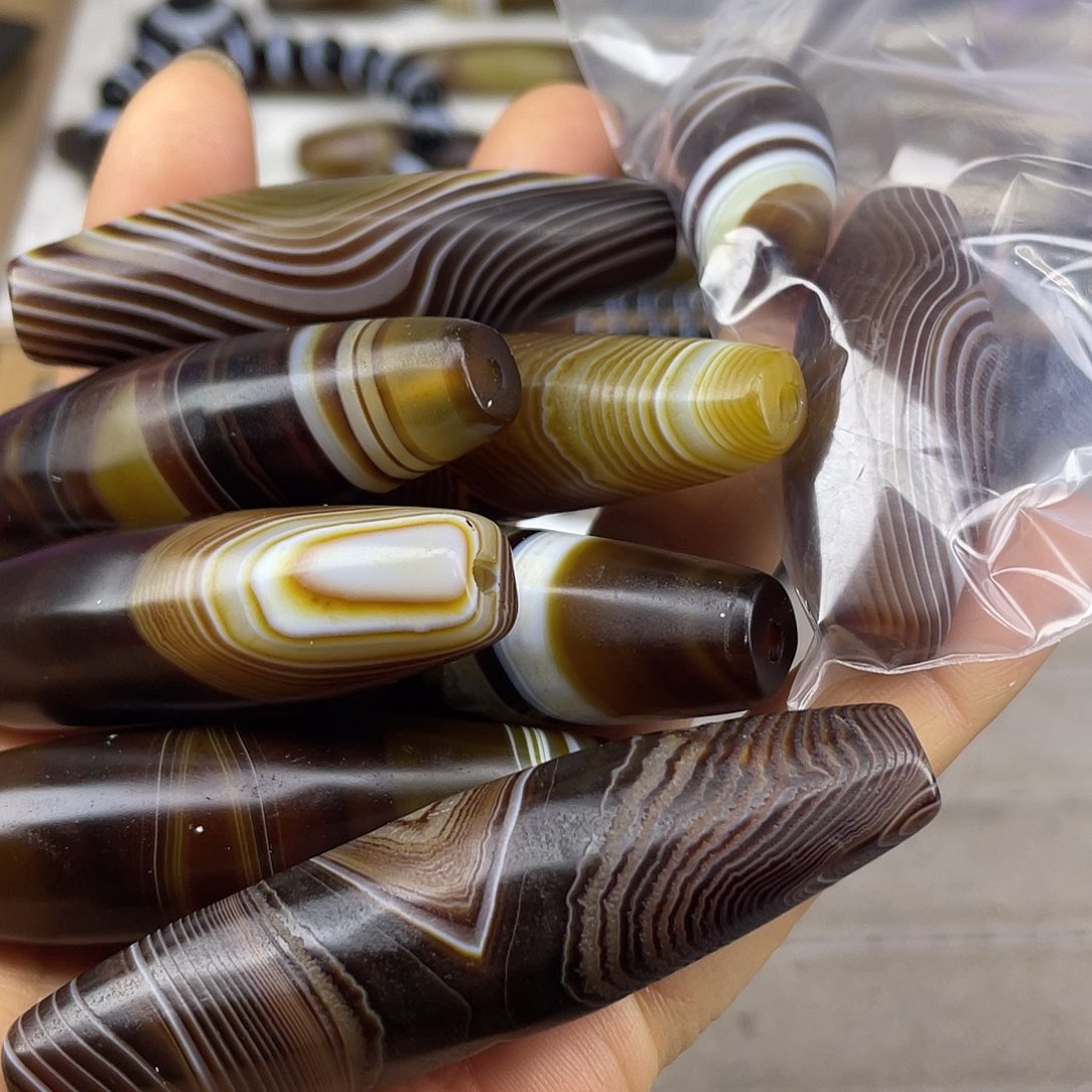 杰***少玛瑙/玉髓散珠缠丝玛瑙