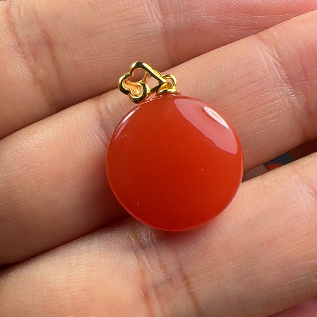 南红玛瑙吊坠18K金镶嵌