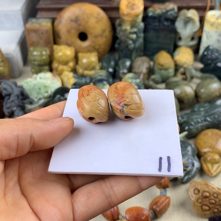 岫岩河磨玉（透闪石质玉）未镶嵌珠宝奇石温****酒