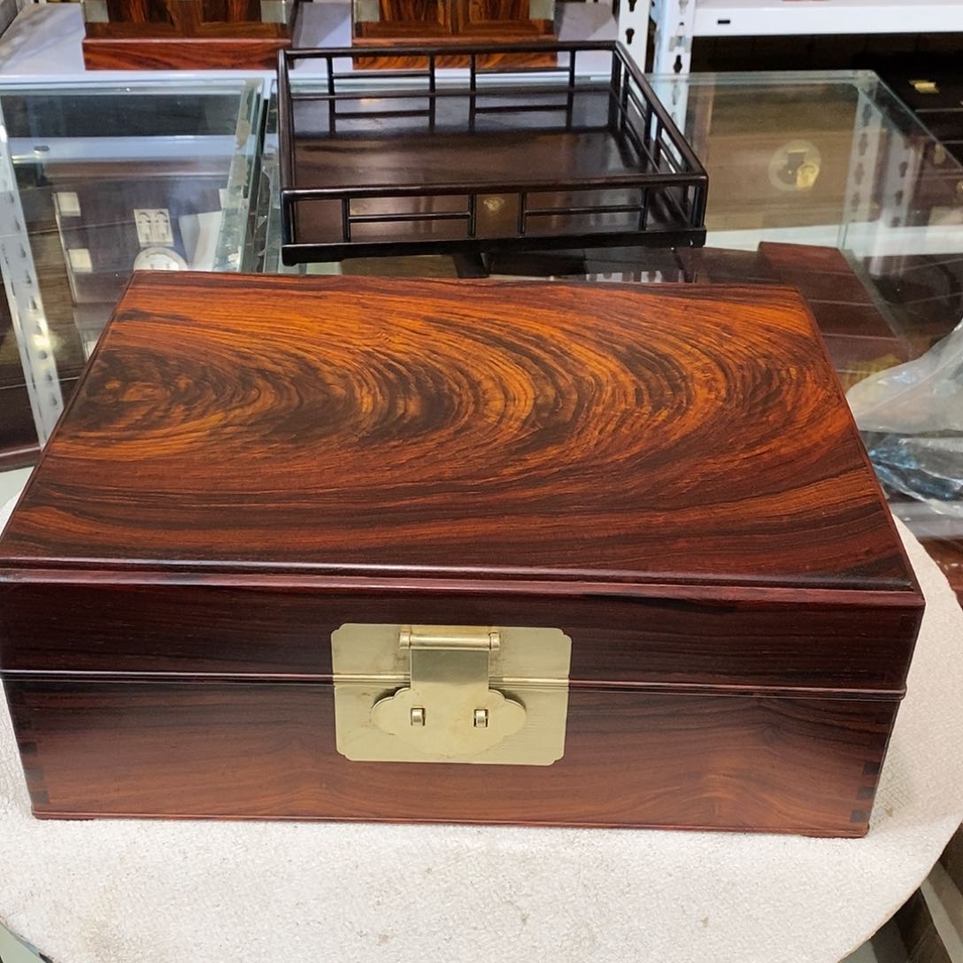 微凹黄檀（南美大红酸枝）独板收纳箱33/24/12.5