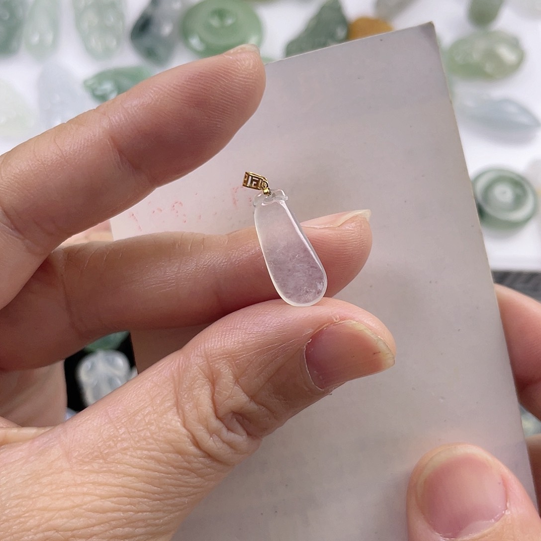 翡翠颈饰未镶嵌冰福瓜