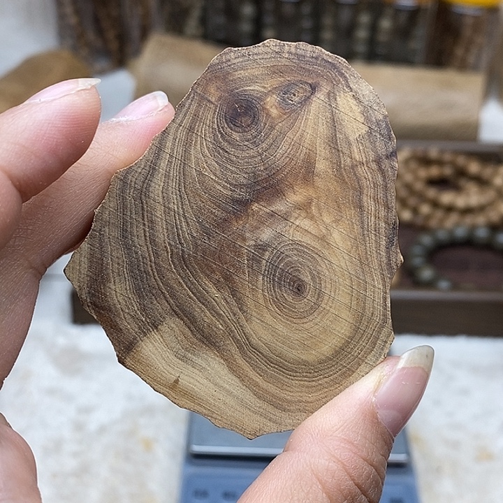 余***厚檀香木檀香木原料35克