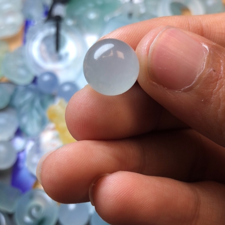 定制翡翠未镶嵌挂件