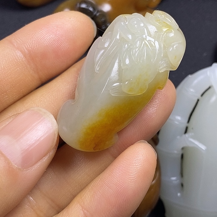 和田玉未镶嵌颈饰