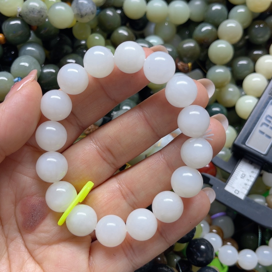 未镶嵌和田玉手链