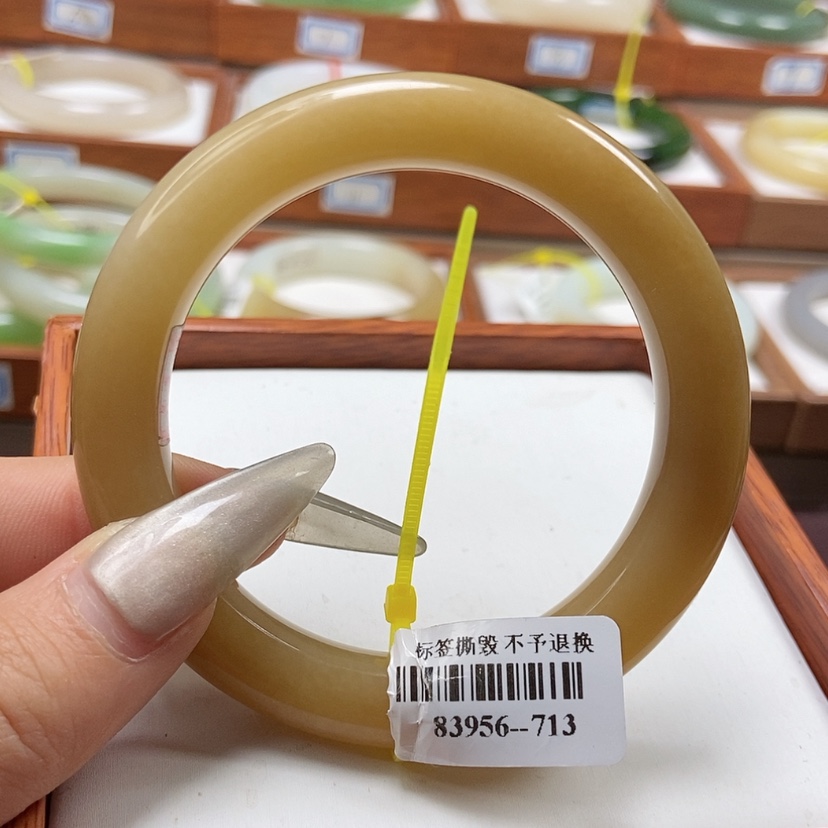 【闪购商品】和田玉手镯未镶嵌53