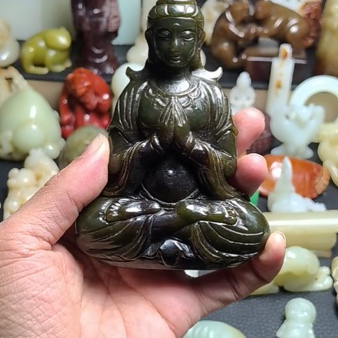 隆***斋和田玉（糖玉）未镶嵌颈饰