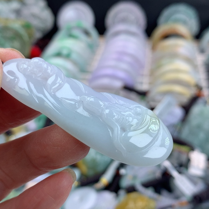 翡翠颈饰未镶嵌吊坠