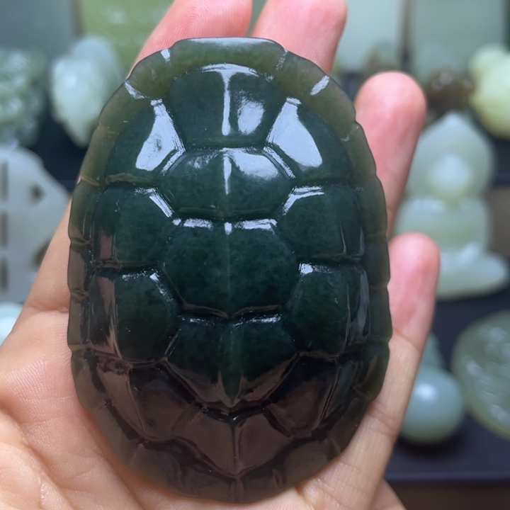 莫***声和田玉18K金镶嵌颈饰