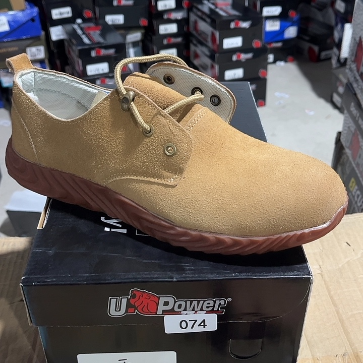 45编号074防砸防刺鞋