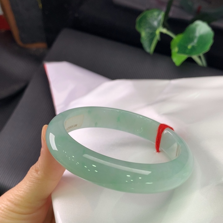 翡翠未镶嵌手镯正圈58