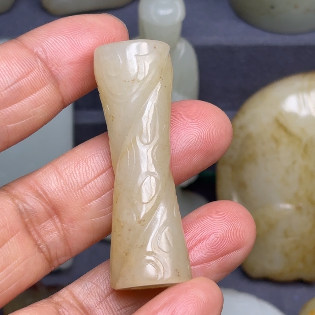 和田玉（糖玉）挂件未镶嵌6****9