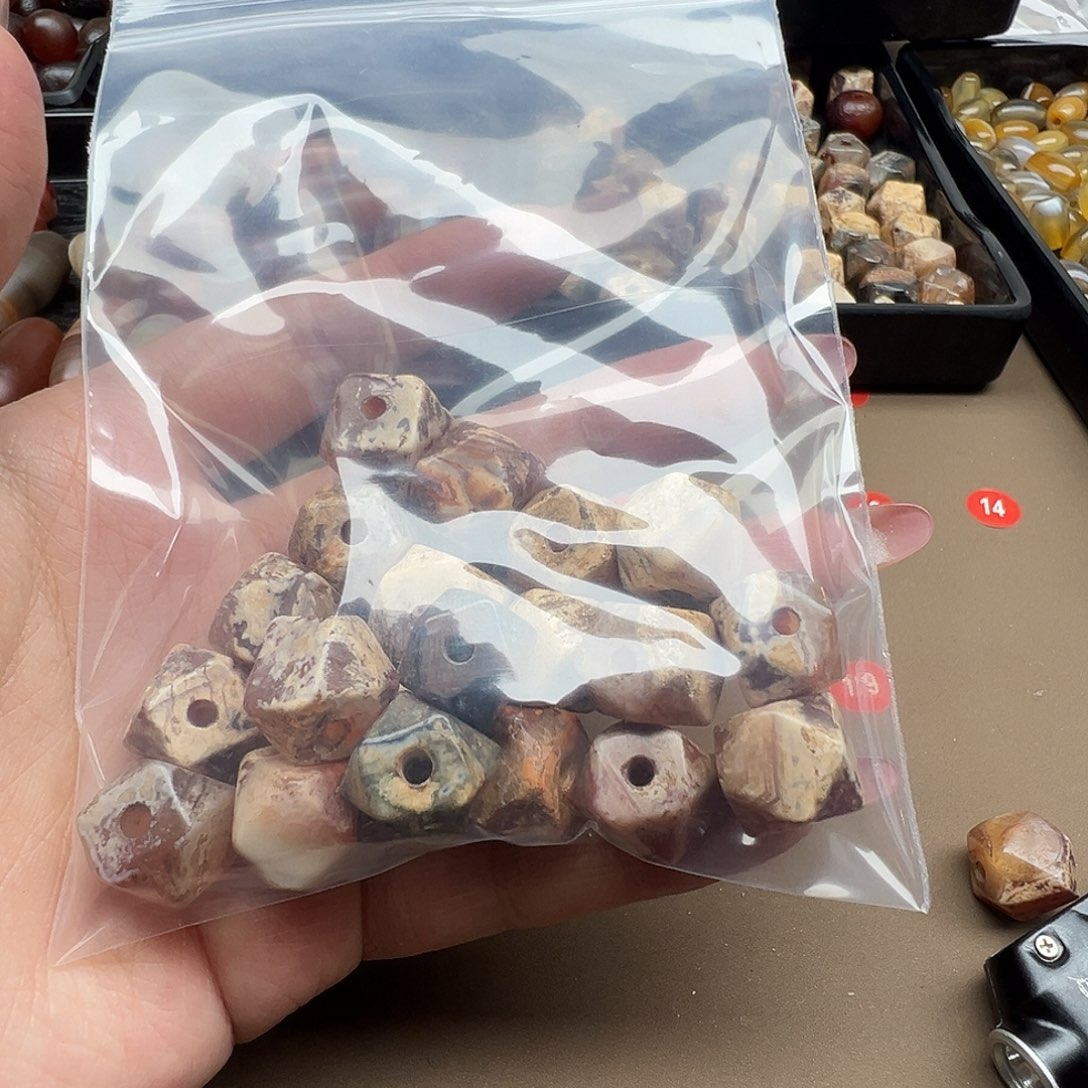 汉***石玛瑙/玉髓合金珠宝半成品