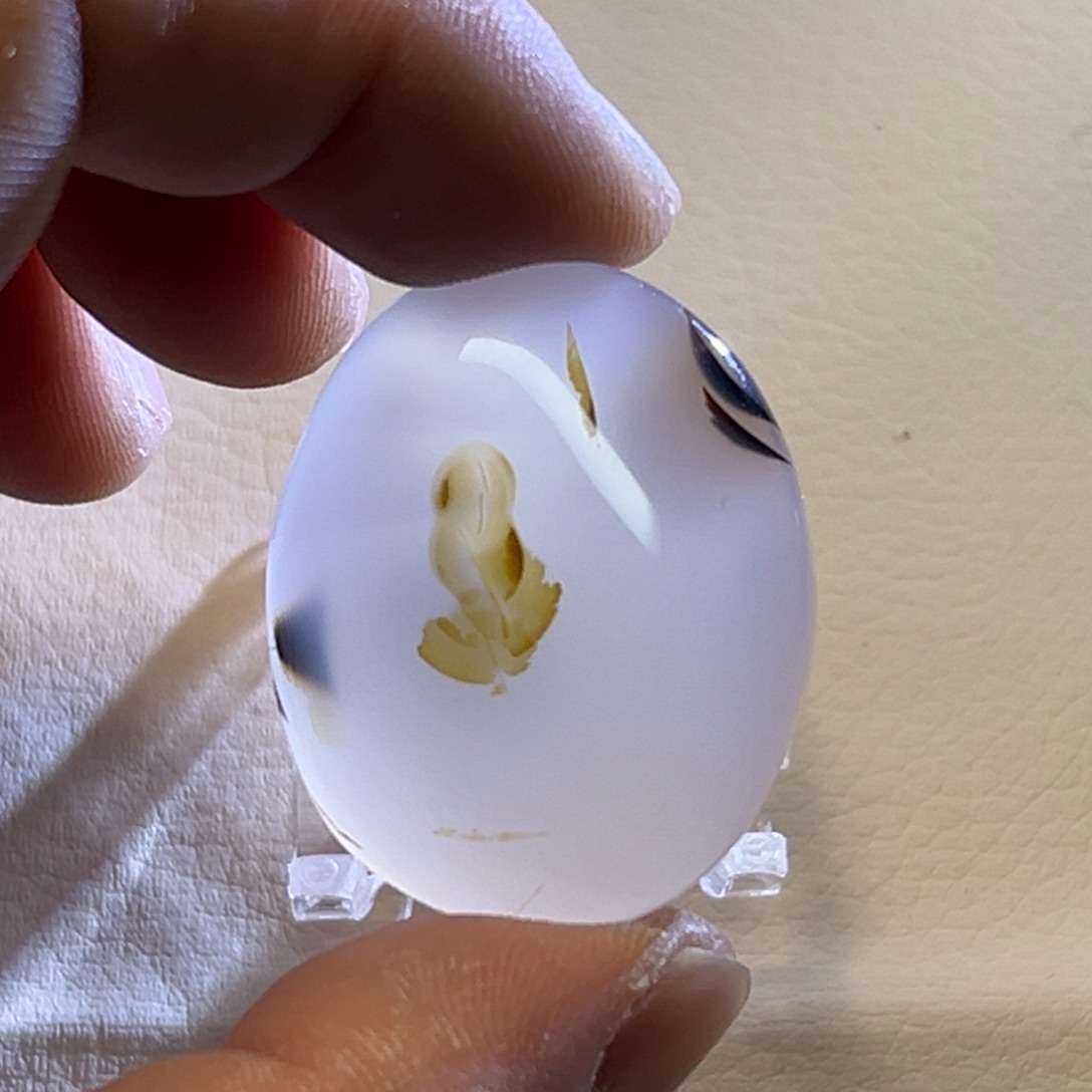 乙***泉玛瑙/玉髓合金颈饰