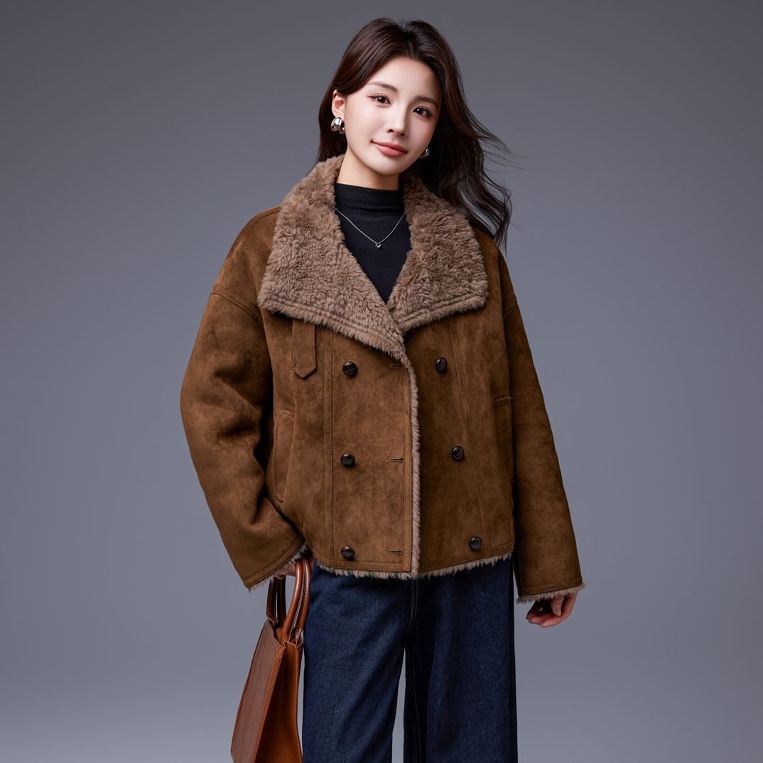 100%绵羊毛短款外套2025冬季新品翻立领纽扣时尚保暖原创设计爆火