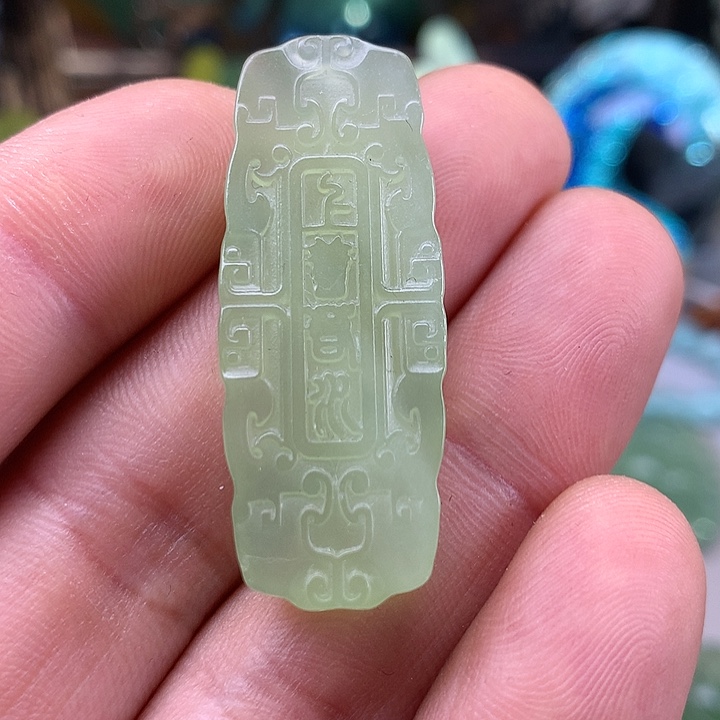 蛇纹石玉挂坠未镶嵌