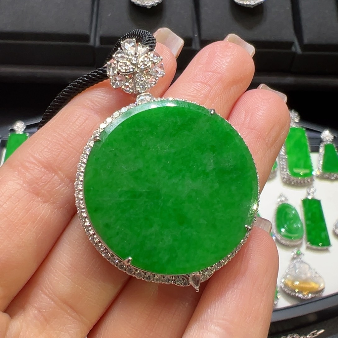 翡翠颈饰18K金镶嵌自***客收到货48小时鉴赏期