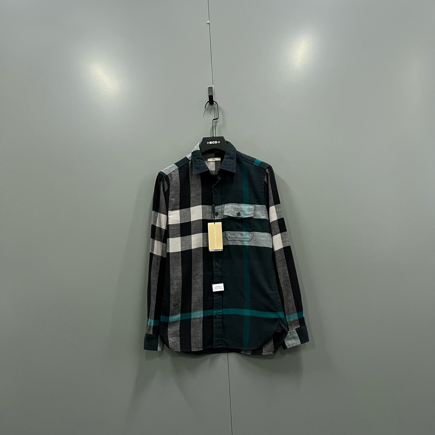 99新 BURBERRY/博柏利 h91 拼色翻领格纹衬衫  M码 102281