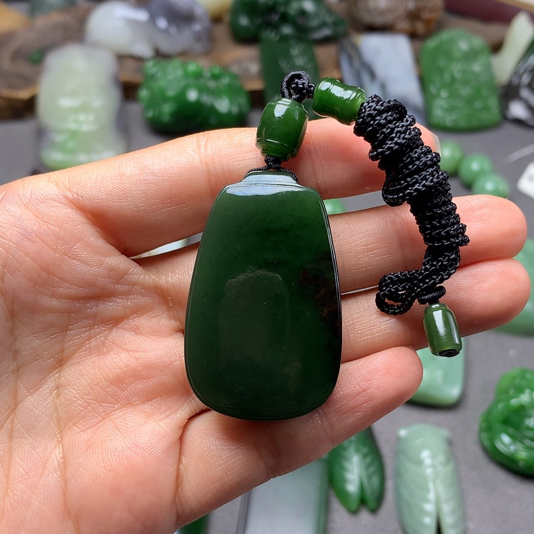 和田玉颈饰未镶嵌佛**生