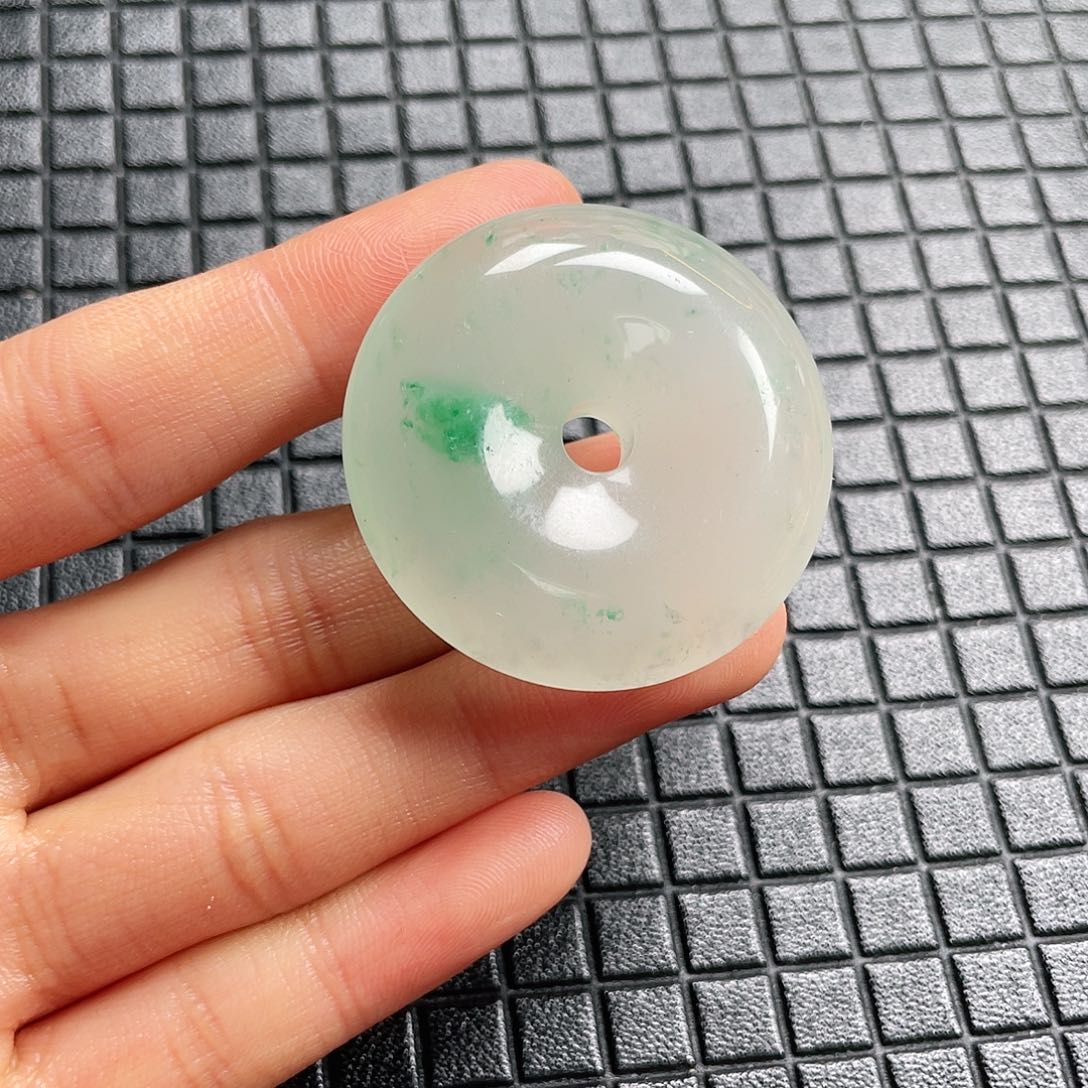 石英质玉挂件未镶嵌瑞***楠