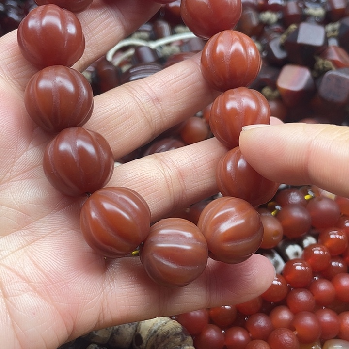 和***雨玛瑙/玉髓未镶嵌颈饰