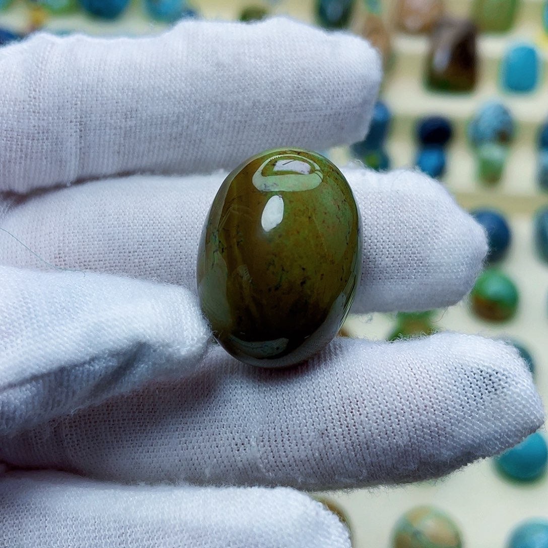 绿松石未镶嵌颈饰