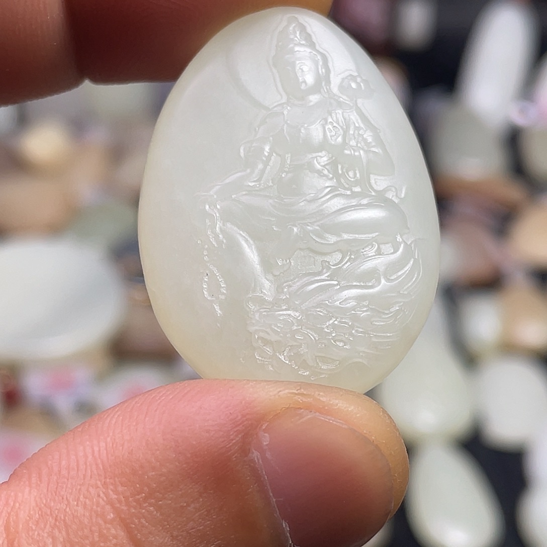 阳***竹和田玉（糖玉）未镶嵌颈饰吊坠