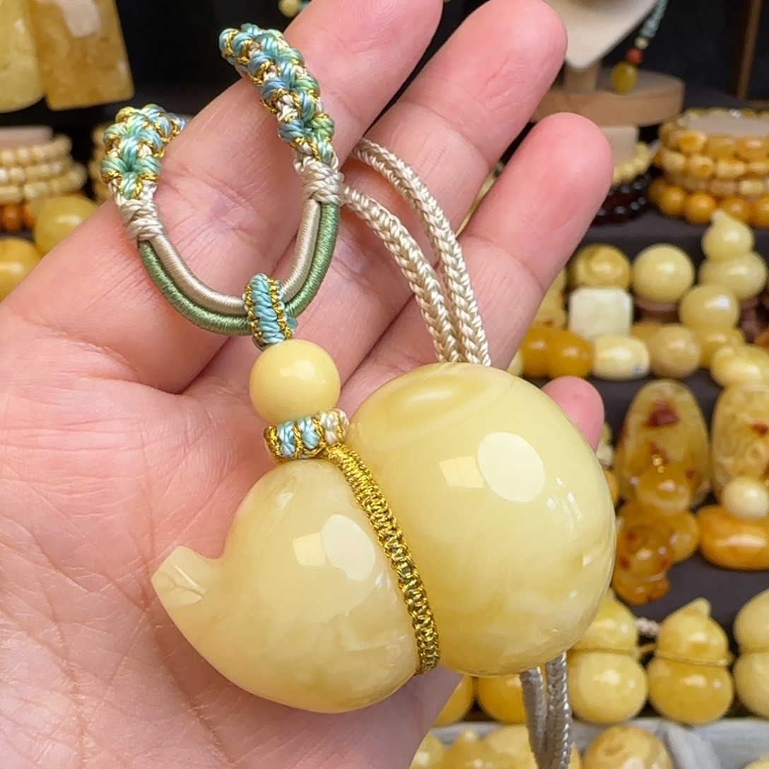 琥珀未镶嵌套链天然浓白妖花蜜蜡葫芦吊坠