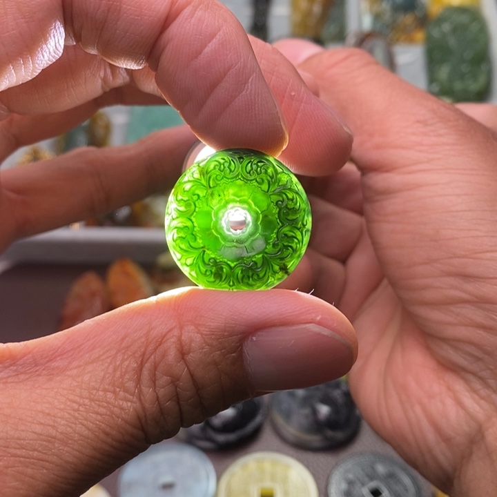 蛇纹石玉未镶嵌颈饰