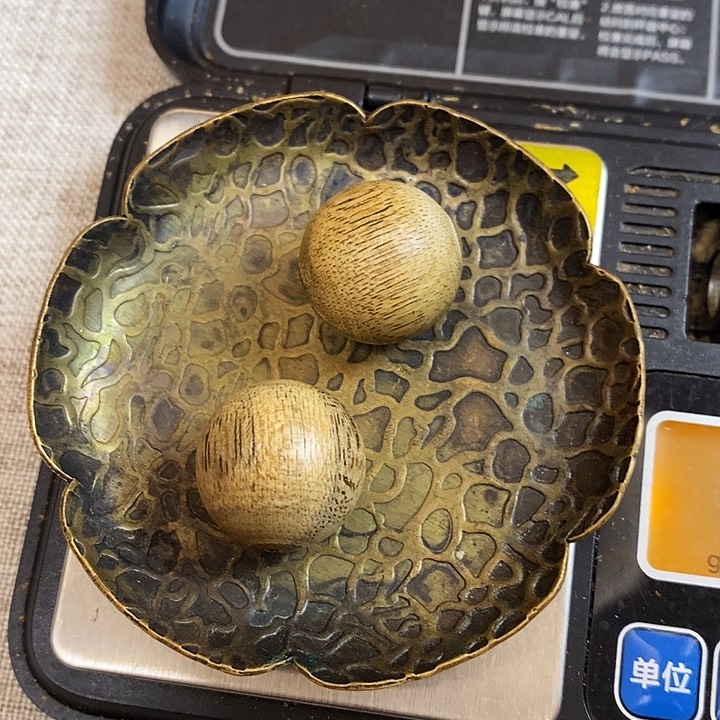 沉香沉香碎屑唯*沉香冠绿散珠18MM两颗共3.72克多样发