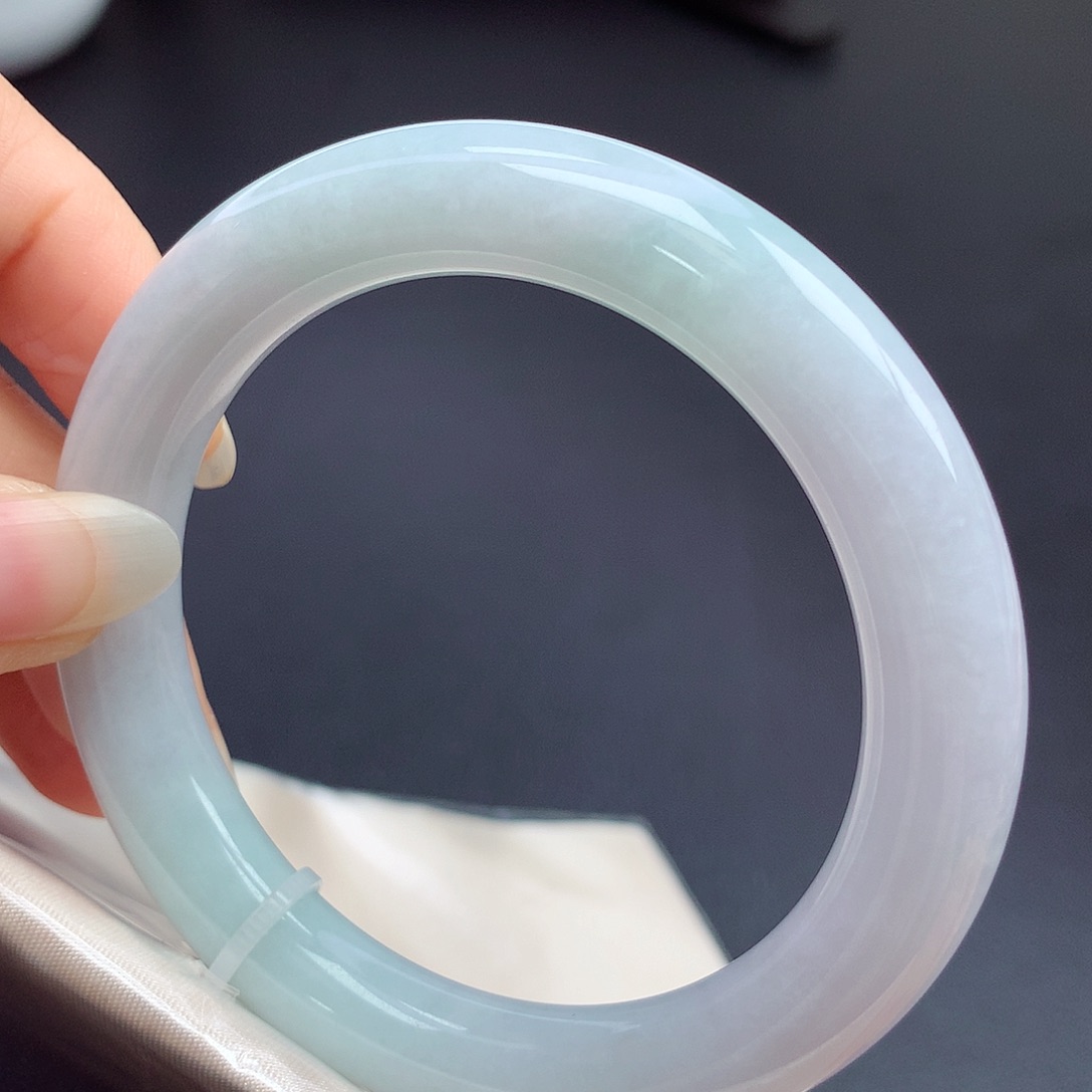 翡翠未镶嵌手镯（圆镯）57.7圈口