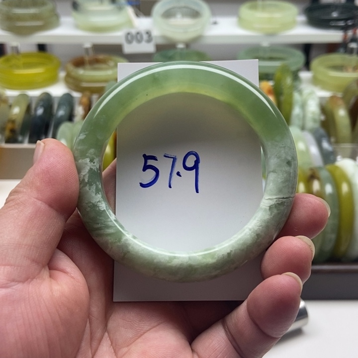 未镶嵌蛇纹石玉手镯