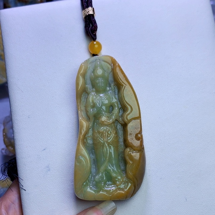 颈饰未镶嵌翡翠观音
