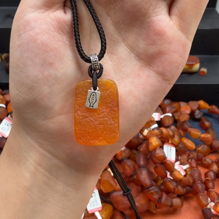 蜜蜡未镶嵌吊坠(赠链)