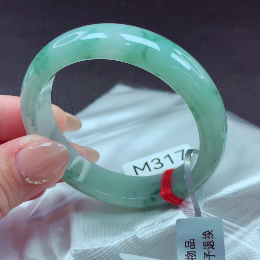 翡翠手镯未镶嵌手镯88