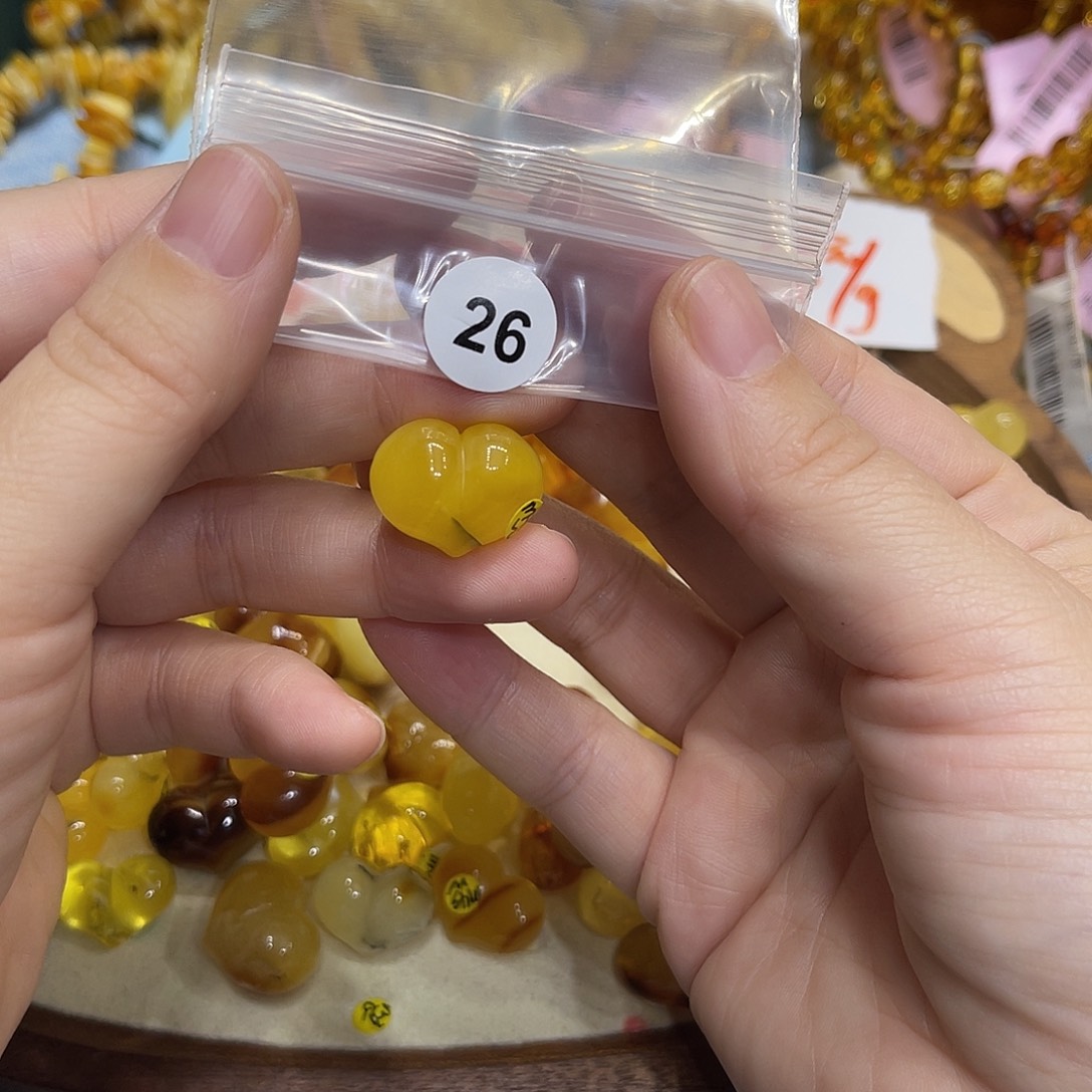 琥珀未镶嵌珠宝奇石